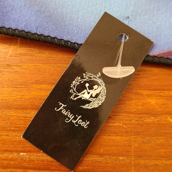 Fairy Loot Daughter of Smoke & Bone Tapestry NWT - Picture 4 of 5